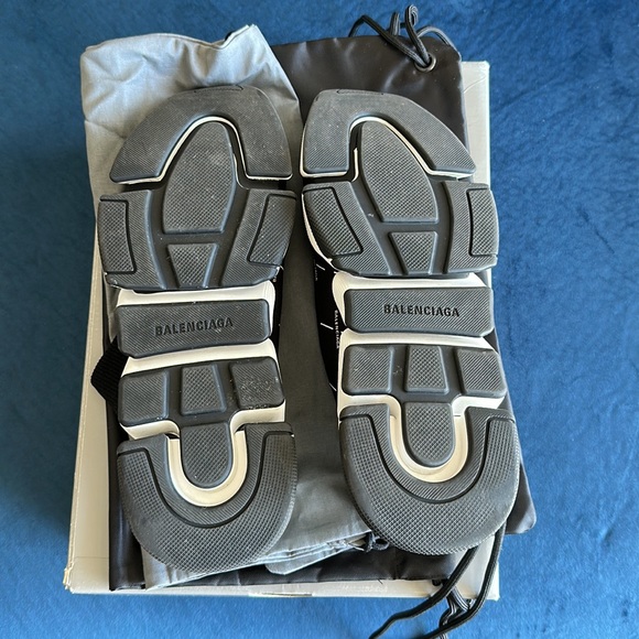 Balenciaga Speed 2.0 Knit Sneaker Black & White All Over Logo Size 44 or 11 - Picture 8 of 12